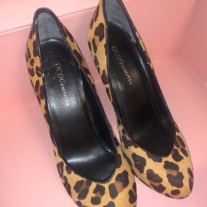 BCBG women’s leopard print heels size 6.5